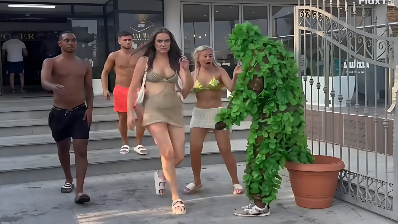 Best of Bushman Prank Compilation #497 😱 Crazy Reactions 🤣 Funny Reactions 😂 Bushman Scare Cam