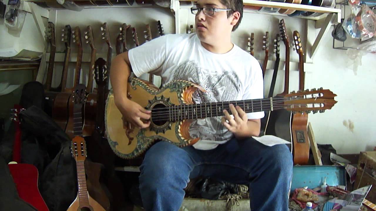 bajosexto de paloescrito con concha nacar y doble luna Zalapa Villafan