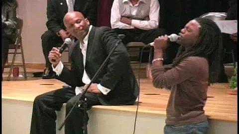 Donnie McClurkin and Dathan Thigpen sing I'm Avail...