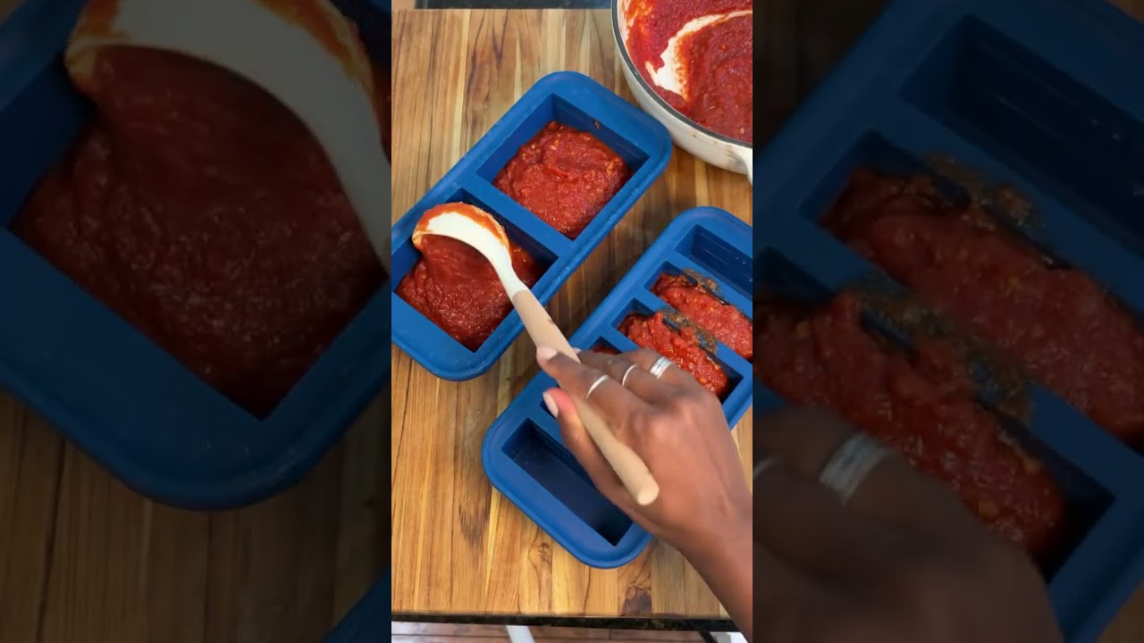 Silicone Soup/Stew Freezer Tray With Cover