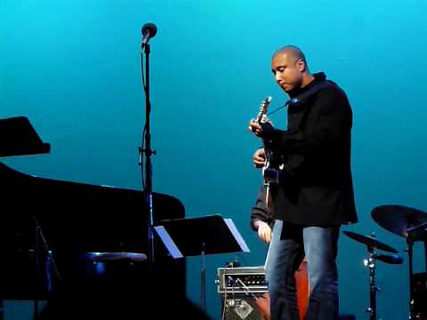 Bernie Williams and Darryl Johns play "Take Me Out...