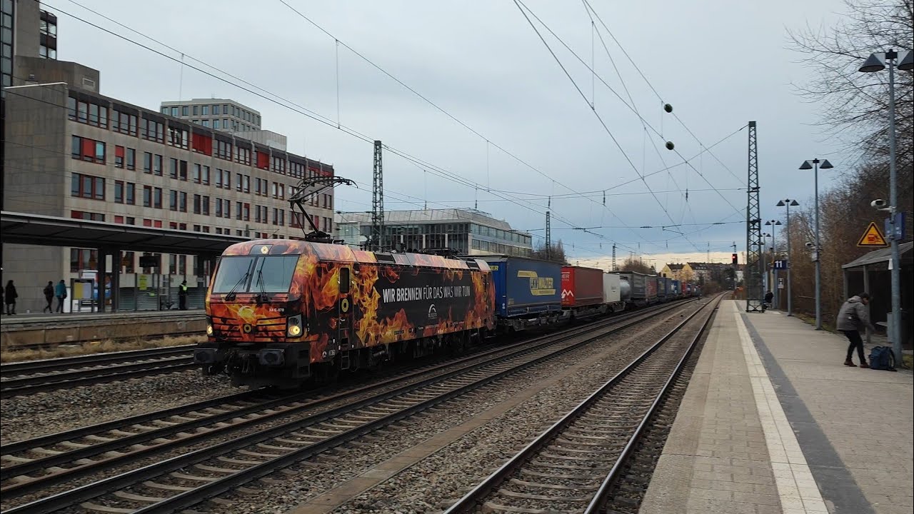 Treni Merci, Passeggeri in Transito Nella Stazione di Munchën Heimeranplatz!