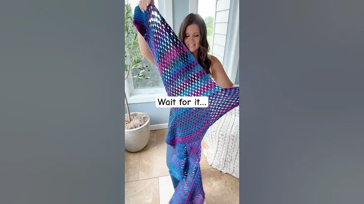 Granny Stitch Side Across Crochet Cardigan Pattern #crochetpattern #crochetcardigan #grannysquare