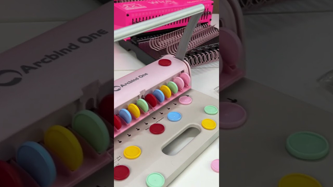 Capa do vídeo Outubro é o mês da encadernação é aqui na Marpax!