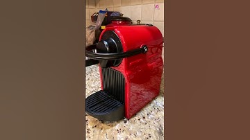 Nespresso Inissia Espresso Maker - 24 ounces Rood