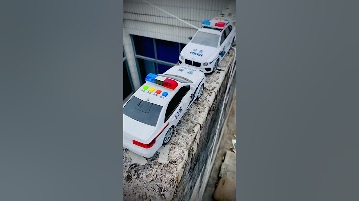 Light and sound police car versus police car toys