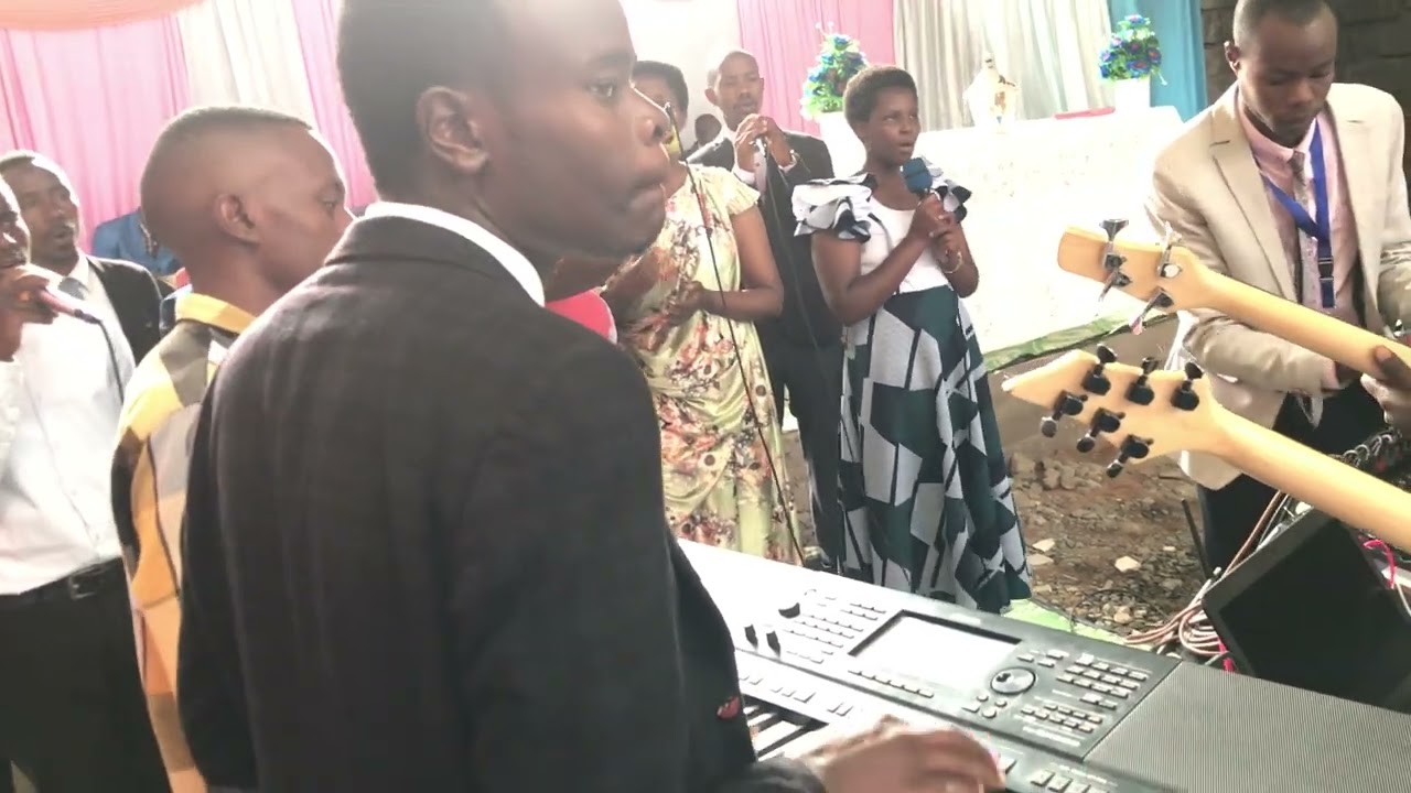 Chorale Tueneze injili mwaririmvye neza cane ✋✋ Imana ibahezagire