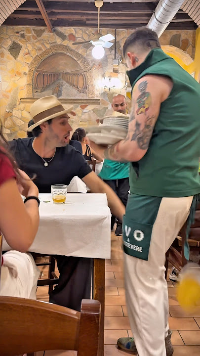 PRANK ELECTRO SHOCK RESTURANT🍽️. #prank #electro #shock #resturant #divertente #costume #reaction