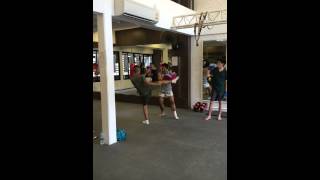 Cefores Ibai Castro , Entrenando Muay Thay . En Thailandia. Ánimo !!! IBAI !!! Te desea tu Padre .
