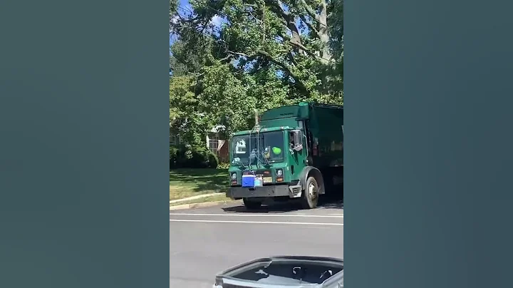 Seaside Waste Services Mack Mr