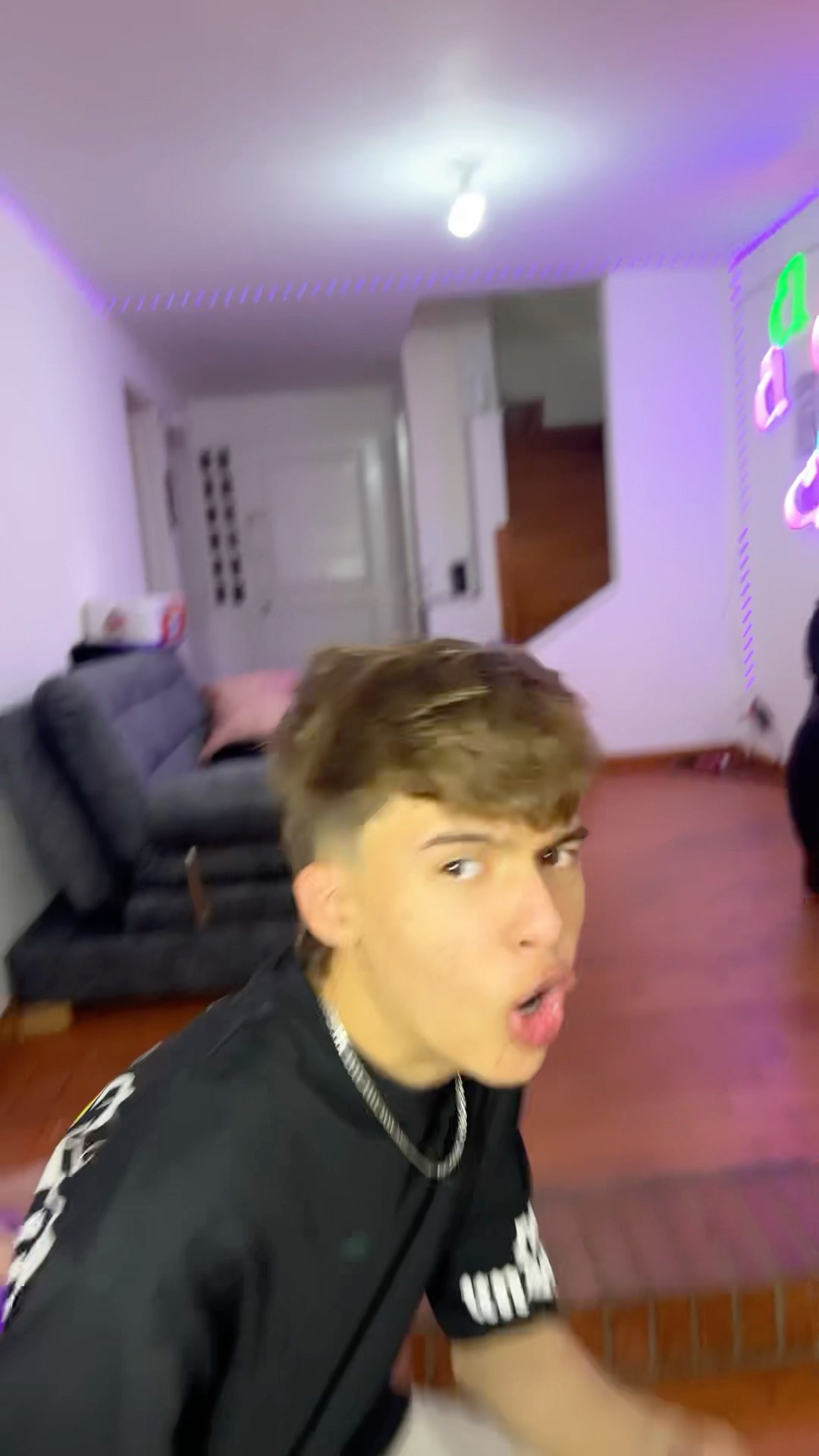 Cuando me dejan cuidando a mi hermana y hace desastre #humor#shortviral #fypviralシ