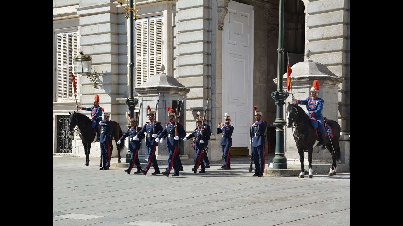 Cambio de Guardia en el Palacio Real de Madrid