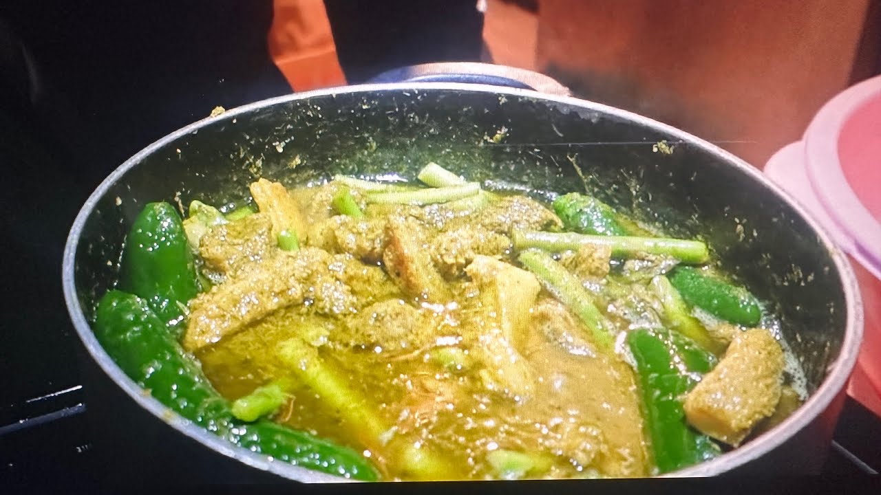 Salaw Machu Kreung Sach Ko (Cambodian Beef Sour Soup)