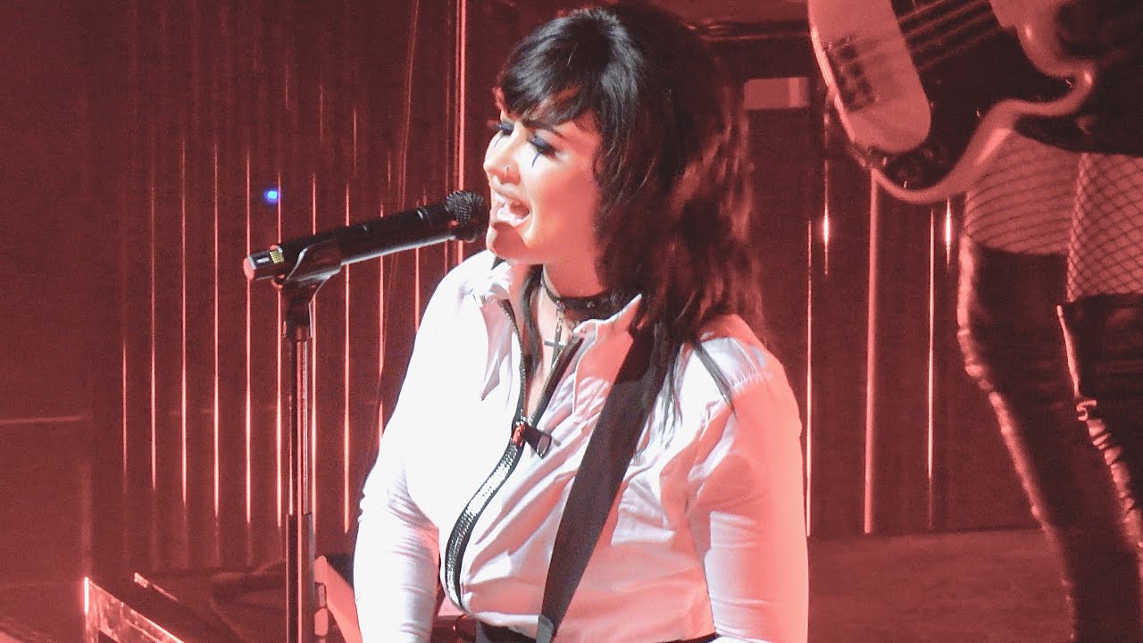 Download Demi Lovato, Confident (live), San Francisco, September 27, 2022 (4K)
