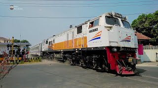Ngebut! KA Siliwangi Uji Coba Jalur Baru Perlintasan Kereta Api Cianjur Ciranjang