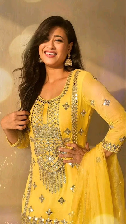Evergreen Shweta Tiwari in Yellow suit 💛 ✨️ #shwetatiwari #bollywood #trending #shortsviral #reels