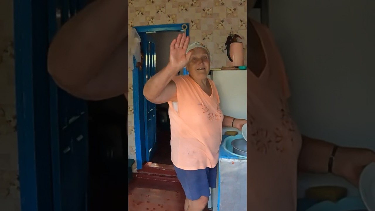 Антоніна Іванівна головний агроном планує день. #город #село # ...