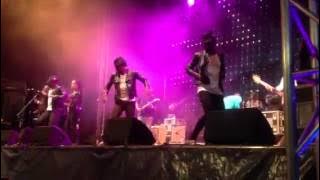 Ukhona live Theo Kgosinkwe