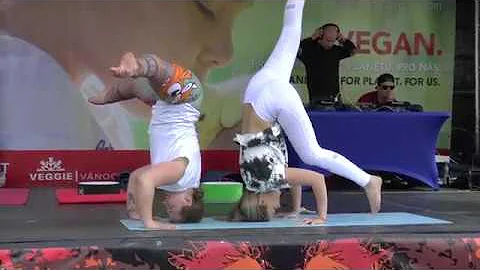 YOGA in Prague food festival - JOYful Yoga by Sara...