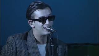 The 1975 - It's Not Living (If It's Not With You) (Live From Camden Assembly, London 2018)