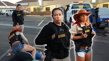 Epische inbeslagname: vrouw vecht tegen twee vrouwelijke inbeslagnameagenten bij inbeslagname van...