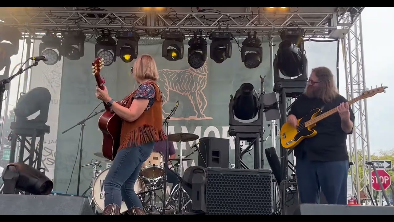Obejrzyj The Whiskey Charmers “Crossfire” live at DIY Festival 2025 w YouTube Obejrzyj The Whiskey Charmers “Crossfire” live at DIY Festival 2025 w YouTube