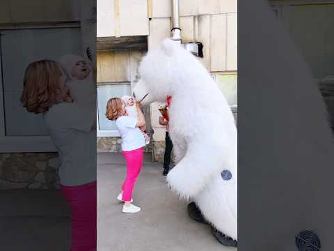 Муж поздравил любимую супругу с днём рождения 🥳🥰 #уфа #уфимскиймишка