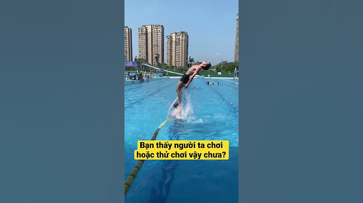 Nhào lộn ở bể bơi backflip #shorts