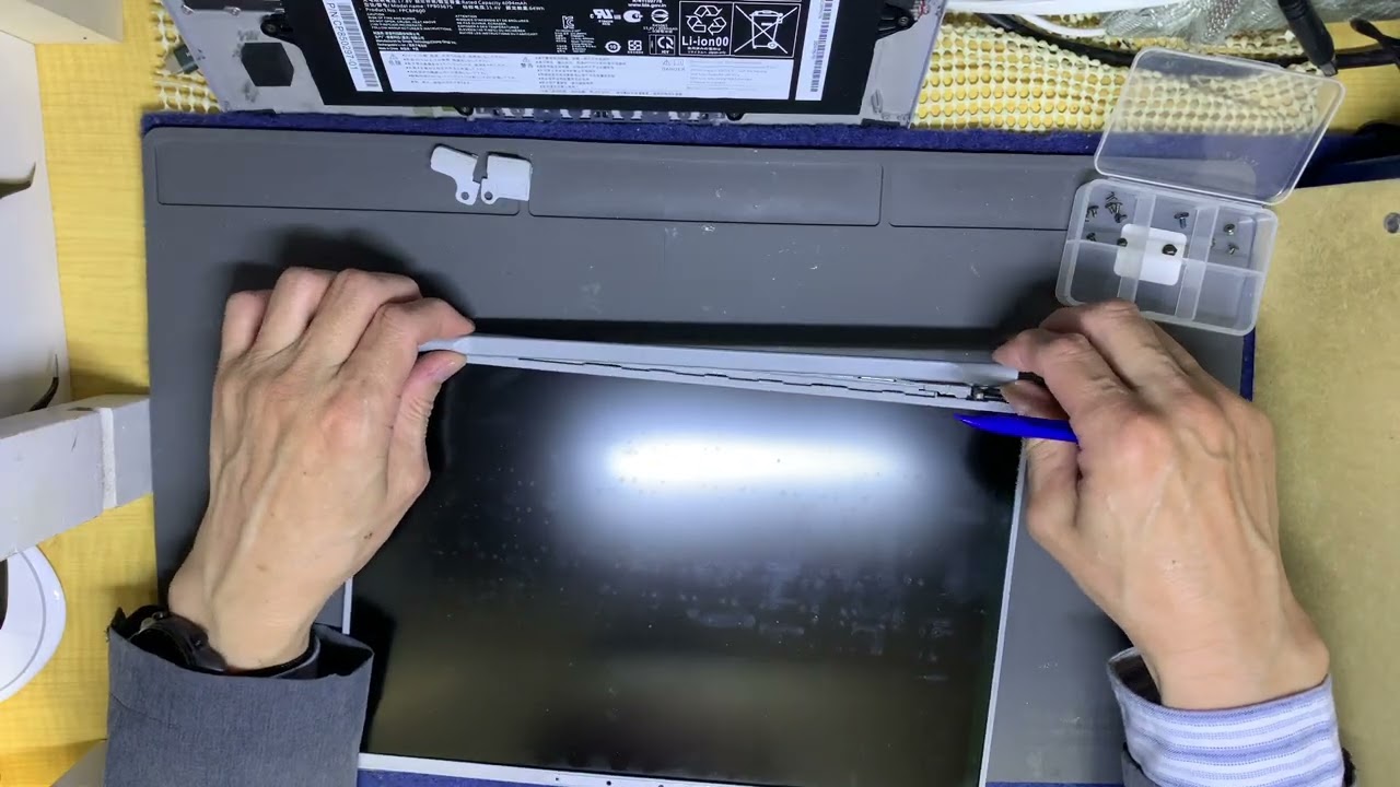 Fujitsu LIFEBOOK UH90H1 分解 Disassembly - YouTube