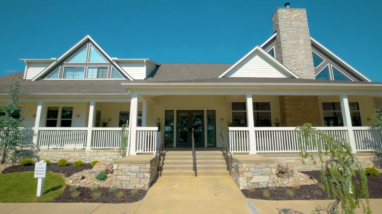 Discover Resort-Style Amenities at The LINC Apartments in Urbana, IL