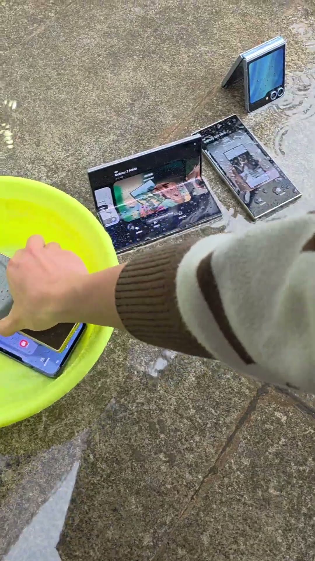 Early birds get the chance to pick up #Samsung #DigitalTechnology #MobilePhone #WaterproofTes