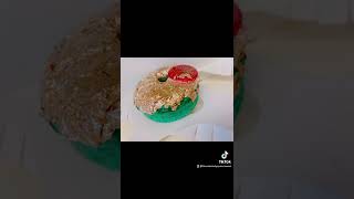 Doughnut cakes #cakes #cakedecorating #cakequeen #cakedesign #cakeideas #cakeart #cakevideos 🫶🏽