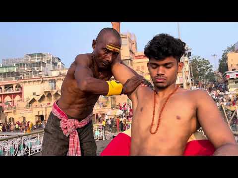 IndianStreet Barber Energetic Massage @ VARANASI | Chamunda Brothers Street Massage Technique