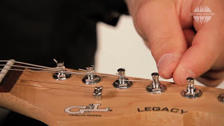 Как поменять струны на электрогитаре с тремоло (перевод Global Sound)