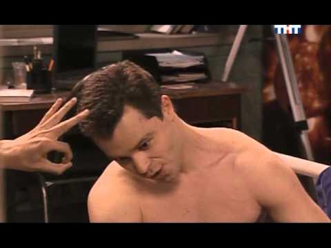 Кузя новый год. Кузя фабрика игр. Кузя ударил. Кузя ударил. Игра кузя волшебный эликсир.