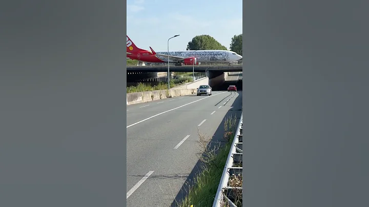 BOEING 737 MAX 9 CORENDON AIRLINES (HURGHARDA TO AMSTERDAM) LANDED SCHIPHOL AIRPORT PHCDQ CD100