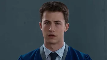 Does Clay actually see Hannah?