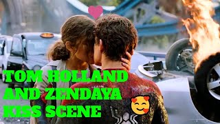 Peter Parker and MJ kiss Scene | Movie CLIP 4K screenshot 3