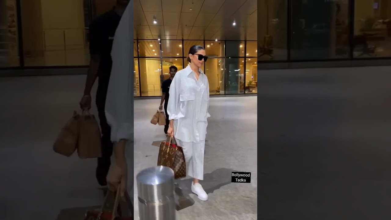 Deepika Padukone Spotted At Airport ♥️ / Deepika Padukone Airport Look's / Deepika Padukone 