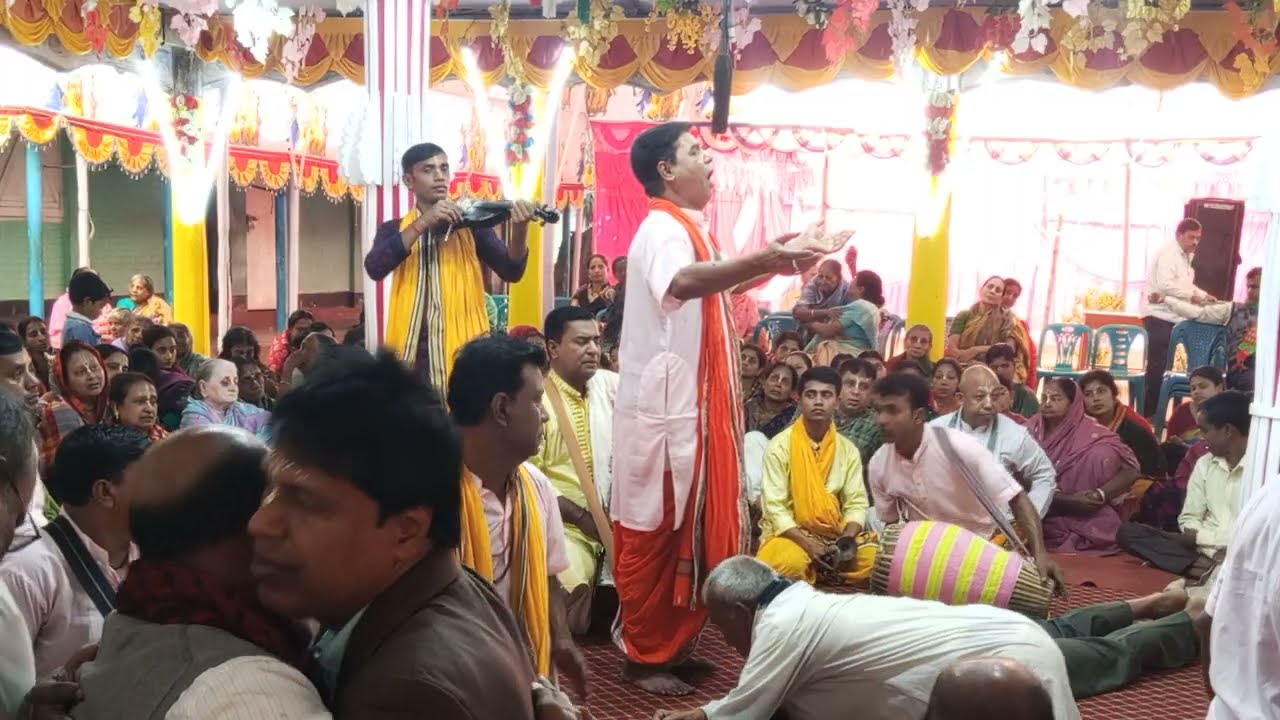 এমন সুমধুর বিরাম কীর্তন শুনে চোখের জল ধরে রাখা সম্ভব না