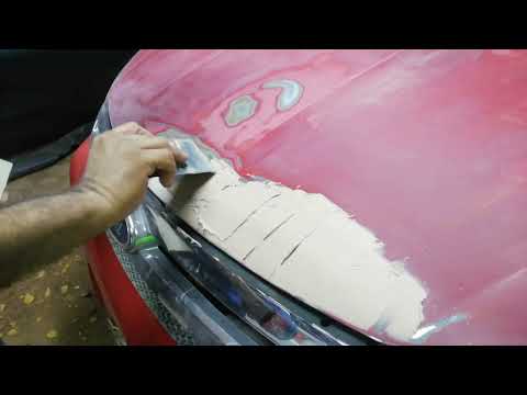 Video: Cómo arreglar las luces traseras del coche: 7 pasos (con imágenes)