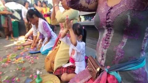 John de Kadt -- ONE NAME ("Middle Way" Official Music Video)