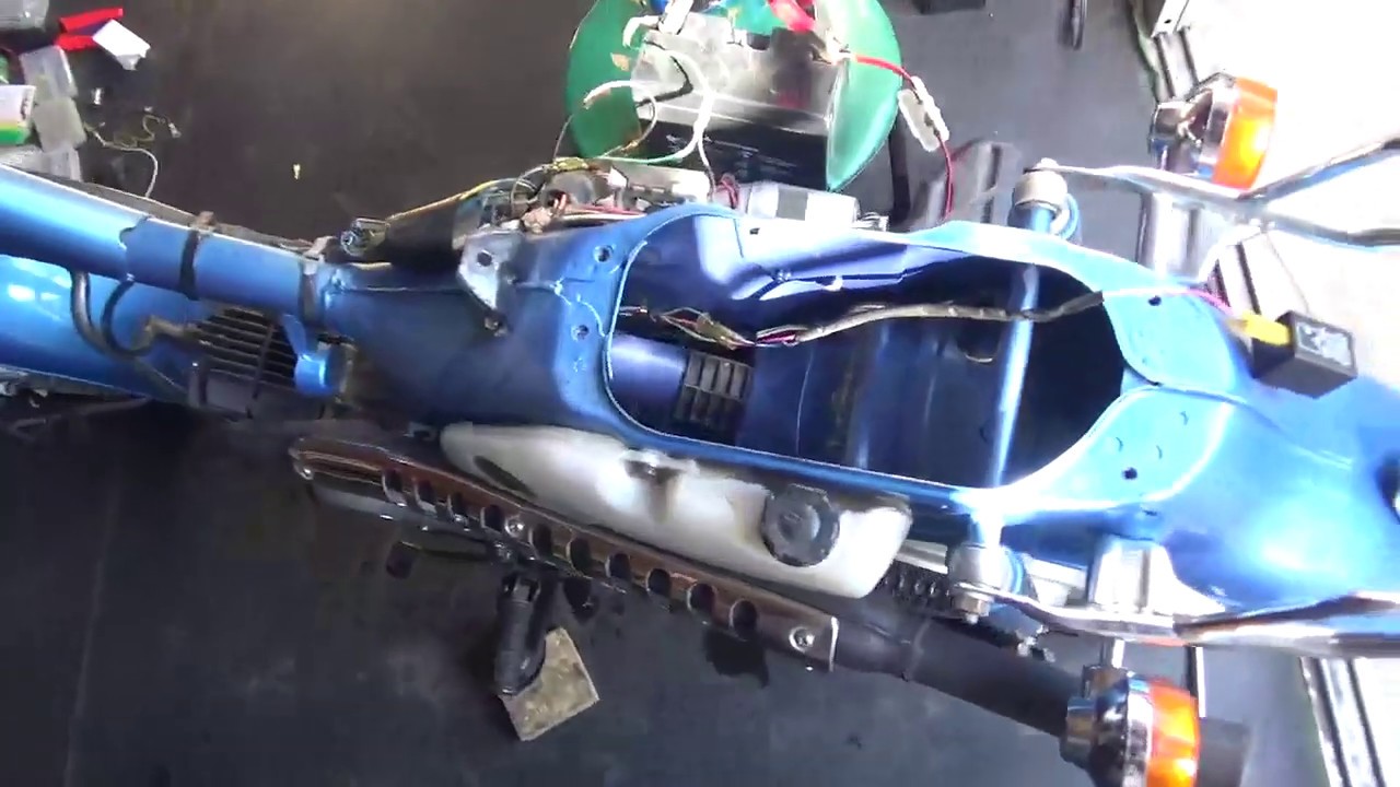 スズキ VanVan50 12V化しよう2 - YouTube