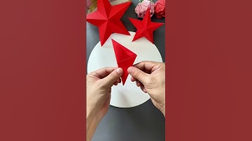 Cut out a three-dimensional five-pointed star with one knife.