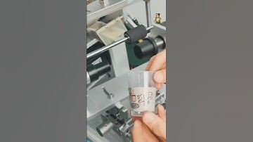 Semi-automatic 360-degree rotating labeling machine
