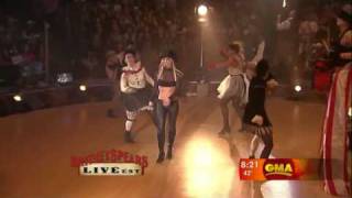 Britney Spears - Circus & Womanizer Gma 2009