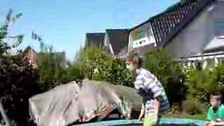 Daniel auf dem Trampolin 2008XX