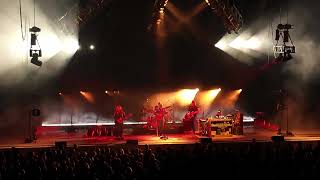 Sturgill Simpson performs Best Clockmaker on Mars