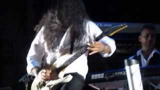 GUITARRISTA de RÁFAGA (último concierto de España 2013 en Carcedo (Asturias))