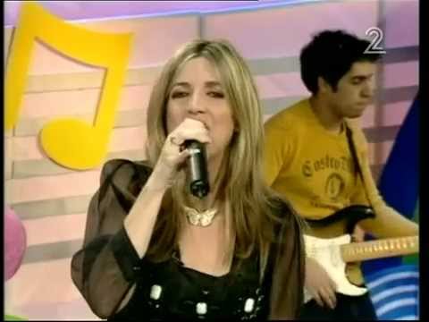 אישה באבטיח רמה מסינגר 